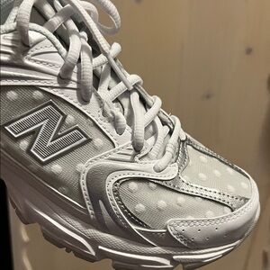 New Balance 530 Women/unisex Polka Dot White and Gray/Silver women size 8